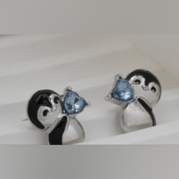 Adorable Penguin Post Earrings - Picture 2 of 5